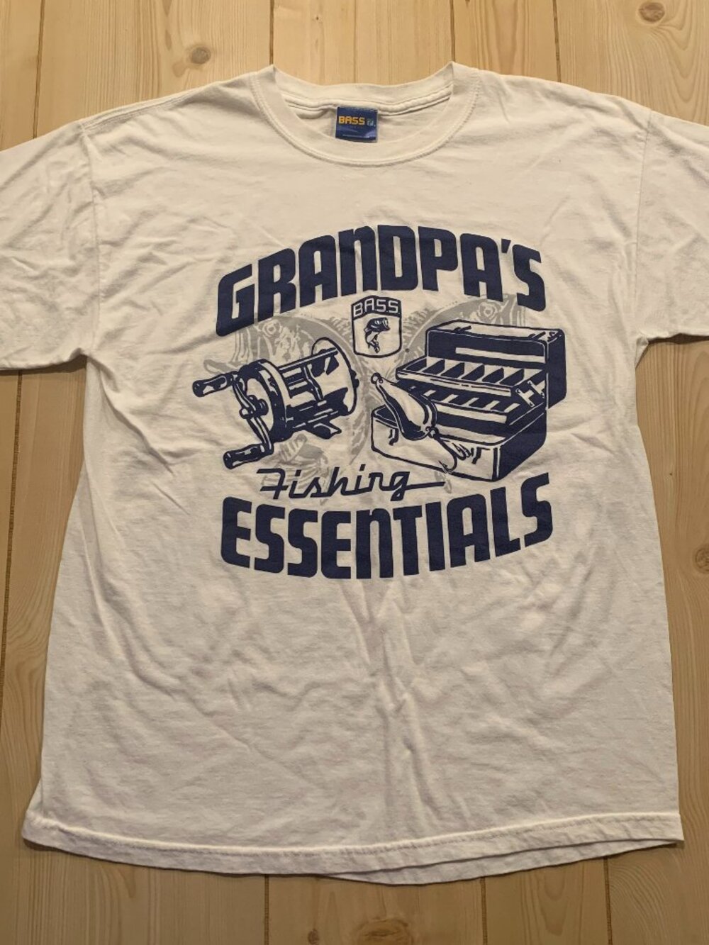 Vintage Y2K Bassmaster B.A.S.S. Grandpa's Fishing Essentials Graphic T-Shirt L